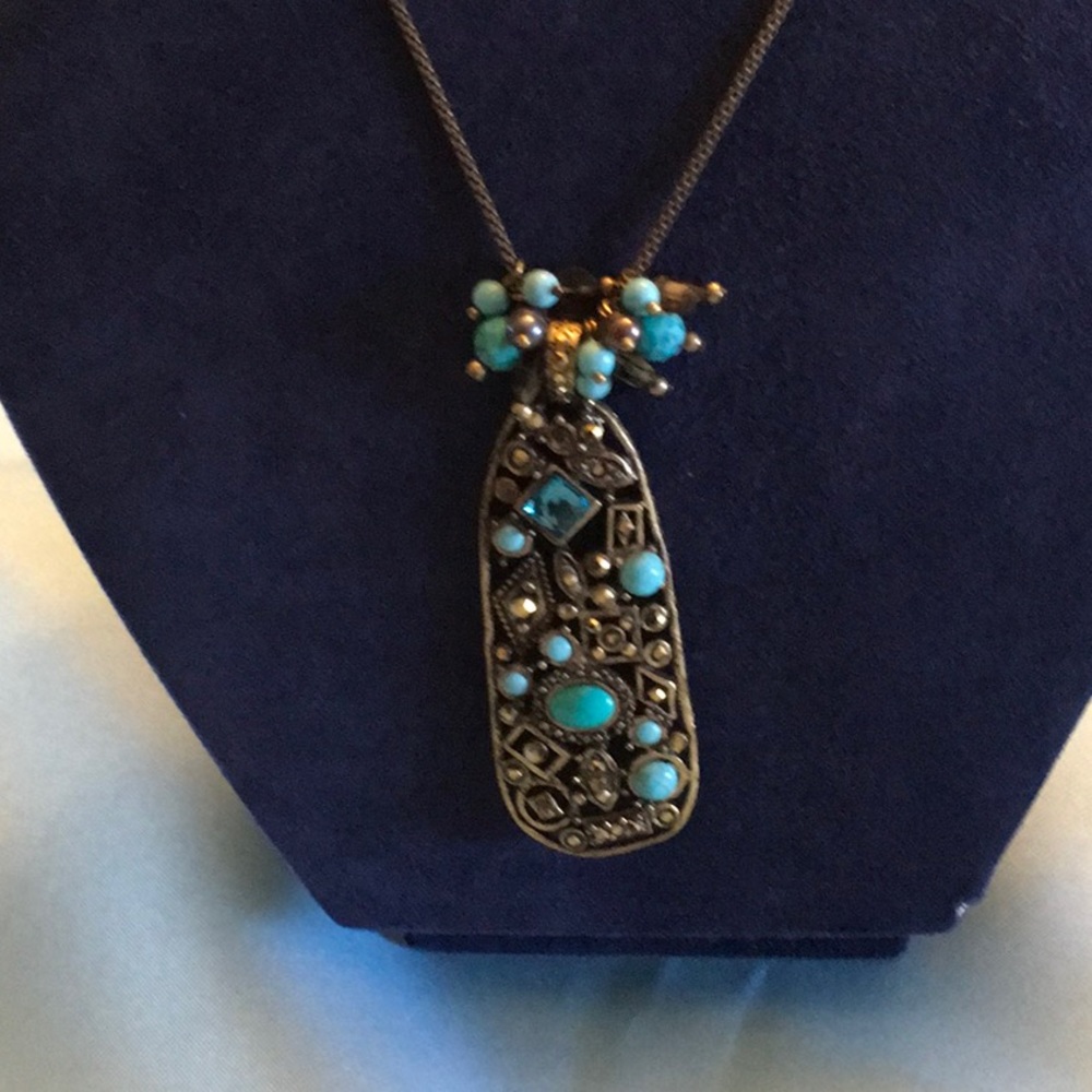 Chicos gorgeous necklace adjustable slide bar